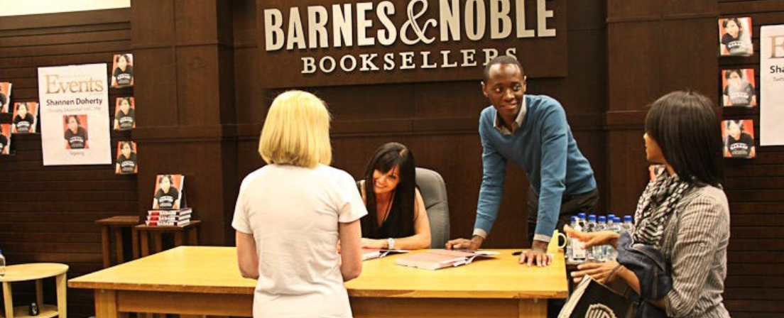 How to organize a book signing event